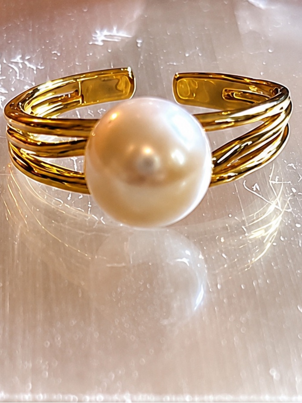 Gold Pearl Ring with Classic White Pearl
